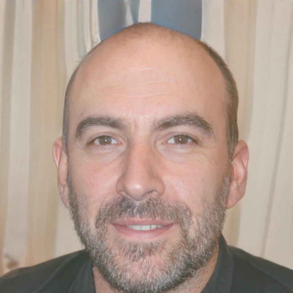 Alexandre Roy, analyste financier senior